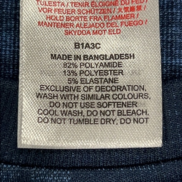 Gymshark Adapt Camo Seamless Crop Top M Blue Long Sleeves Activewear Stretch Gym - Picture 9 of 9